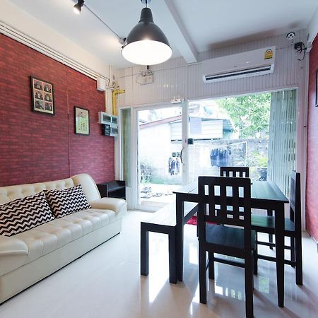 Mana Hostel Bangkok Exterior foto